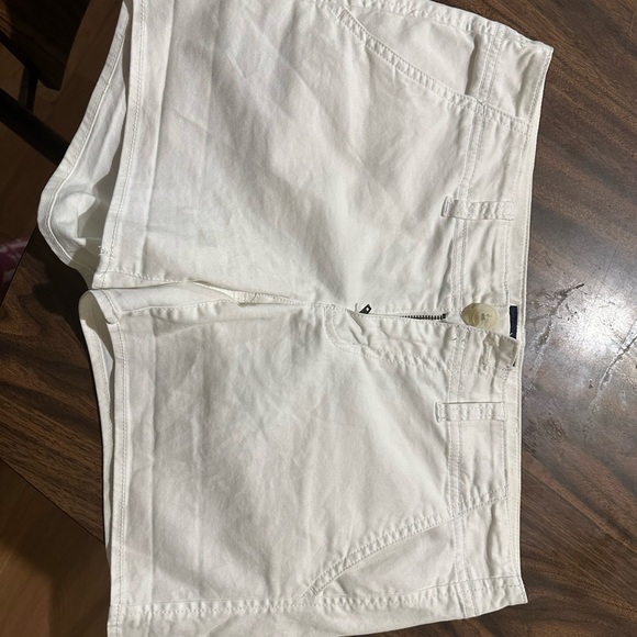 American eagle white shorts size 6 - Picture 3 of 4